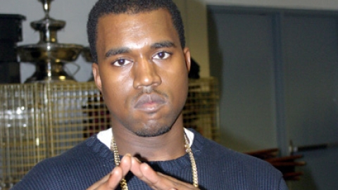 Veja Kanye West aos 19 anos se apresentando em uma loja de discos