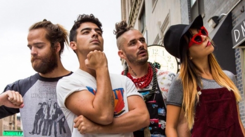 Joe Jonas revela primeiro single de sua banda DNCE. Ouça "Cake By The Ocean"!