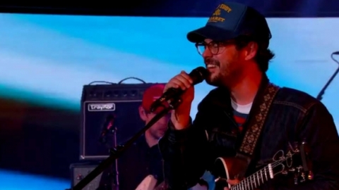 Veja a banda de rock alternativo White Denim tocar "Peg" do Steely Dan na televisão americana