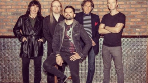 Ritchie Blackmore volta a tocar clássicos do Deep Purple e Rainbow depois de quase 20 anos