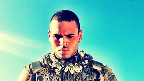 Ouça o remix de "Your Number", de Ayo Jay em parceria com Chris Brown