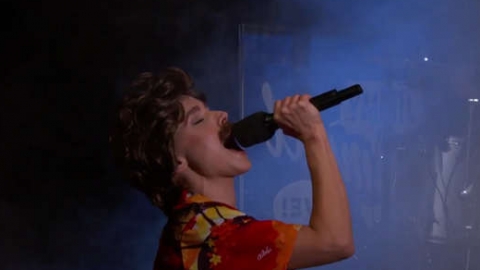 Kristen Bell e Dave Grohl misturam Frozen com Metallica no talk show de Jimmy Kimmel. Veja!