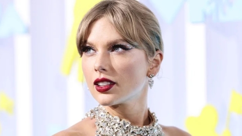 Taylor Swift tem o primeiro álbum no topo da parada britânica de 2023!