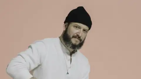 Bon Iver está de volta com o novo álbum "SABLE, fABLE". Ouça com todas as letras!