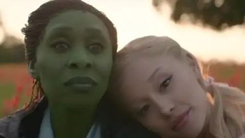"Wicked: Parte 2", com Ariana Grande, ganha trailer oficial. Veja!