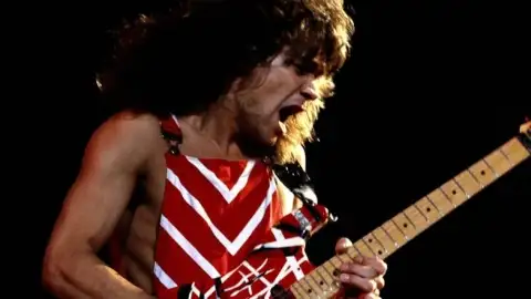 Guitarra de Eddie Van Halen será leiloada e valor pode chegar a 3 milhões de dólares
