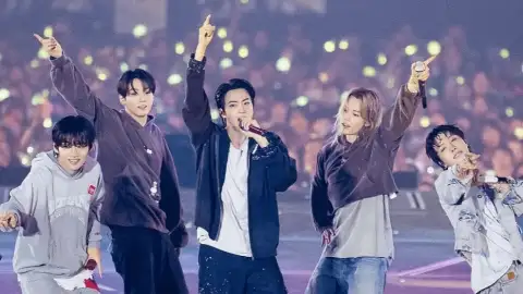 Fãs do BTS furam bloqueio da PM em manhã caótica para o 2&ordm; show da banda em SP