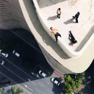 As Cores, As Curvas e As Dores do Mundo