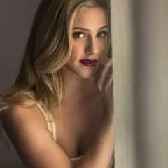 Lili Reinhart