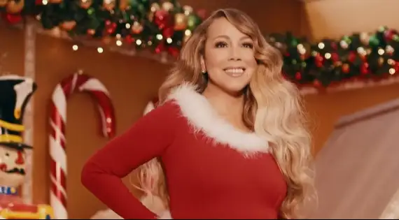 Veja o clipe do clássico natalino, "All I Want For Christmas Is You", com a letra e a tradução!