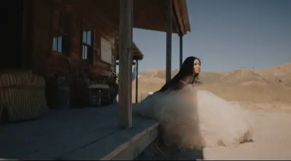 Assista ao novo clipe, "FMT", com a letra e a tradução!